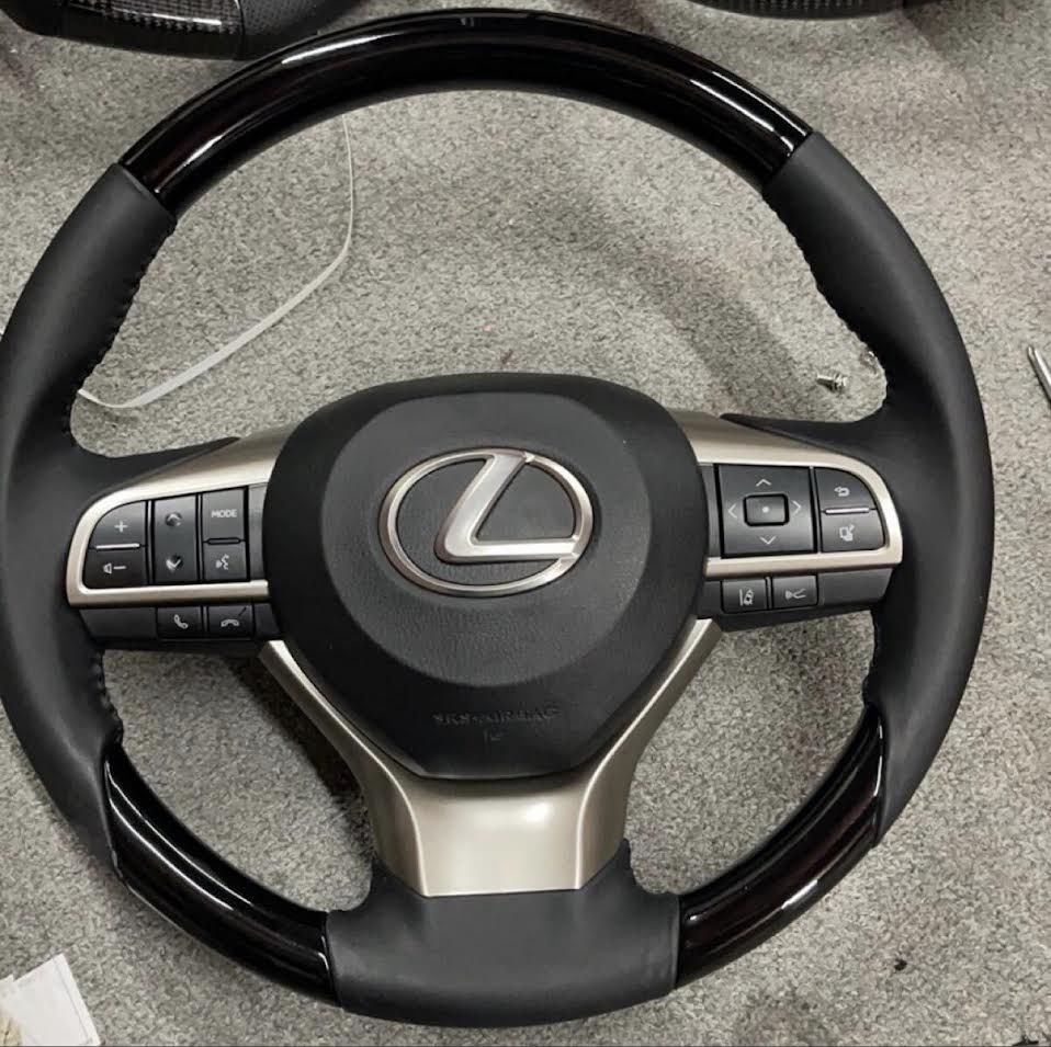 トヨタ 30系 アルファード／ヴェルファイア対応 レクサスLM350仕様 ステアリングホイール｜純正交換タイプ